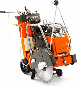 Резчик швов HUSQVARNA FS-524 в прокат в Красноярске. У нас лучшая цена за сутки! Возможность взять в аренду с выгодной скидкой до 40% при экспресс доставке 24/7. И помните, ночью стоимость еще дешевле на 30%! #арендапрокат #виброплита #выгодно